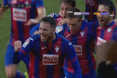 巴塞罗那17岁新星闪耀，弗里克教练慧眼识足球未来之星